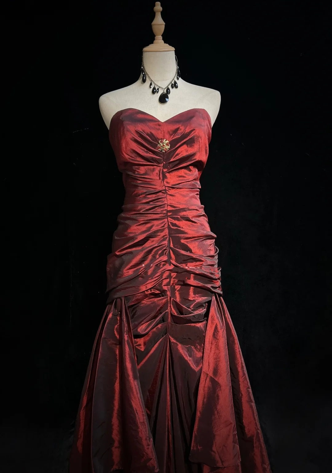 Robes de bal vintage des années 90, sirène, bustier cœur, taffetas bordeaux avec longue robe de bal à volants N3031