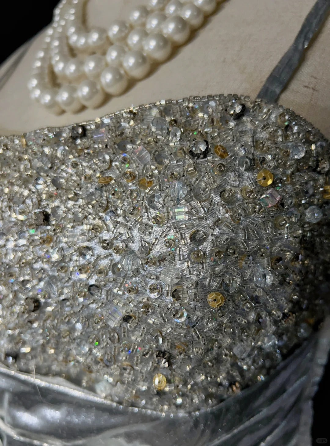 Charmantes Robes de bal Sirène Bretelles fines Gris argenté avec perles Longues Robes de soirée formelles N3687