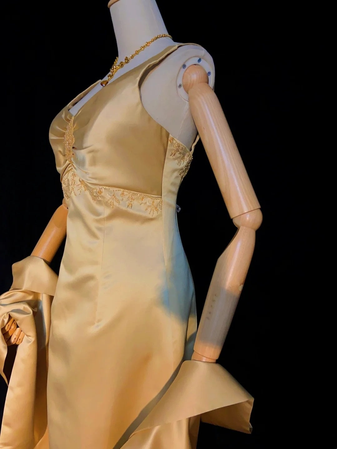 Vintage Prom Dresses Inspo A Line Gold Satin 90s With Beading Cape For Women Formal Gowns N3340