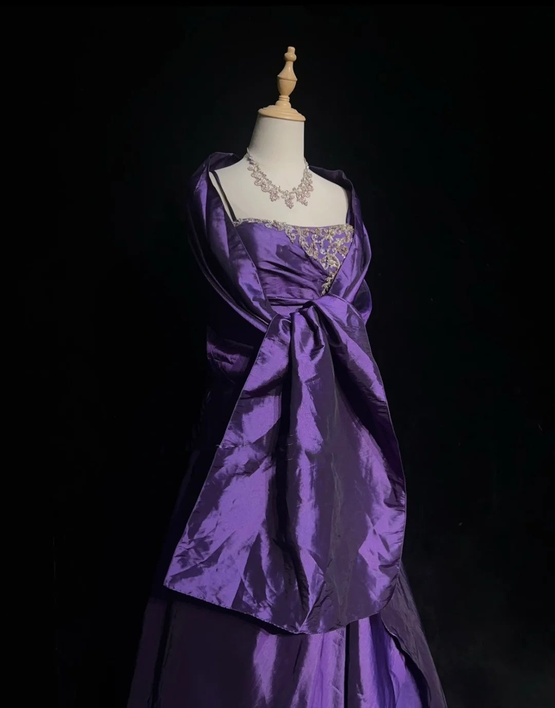 Vintage Prom Dresses 1960s Ball Gown Spaghetti Strap Purple With Beaded Cape Long Prom Gown N3120