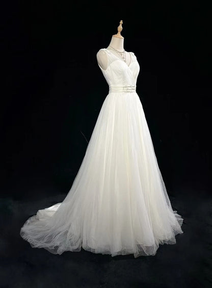 Süßes Ballkleid V-Ausschnitt Ärmellos Langer Tüll Garten Weißes Brautkleid RB3276