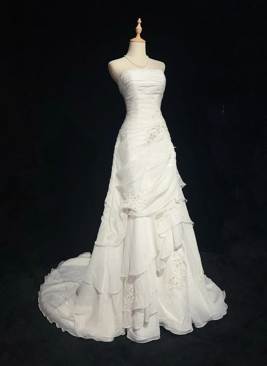 Robes de mariée intemporelles, coupe trapèze, bustier, mousseline blanche avec longue traîne à volants N3008