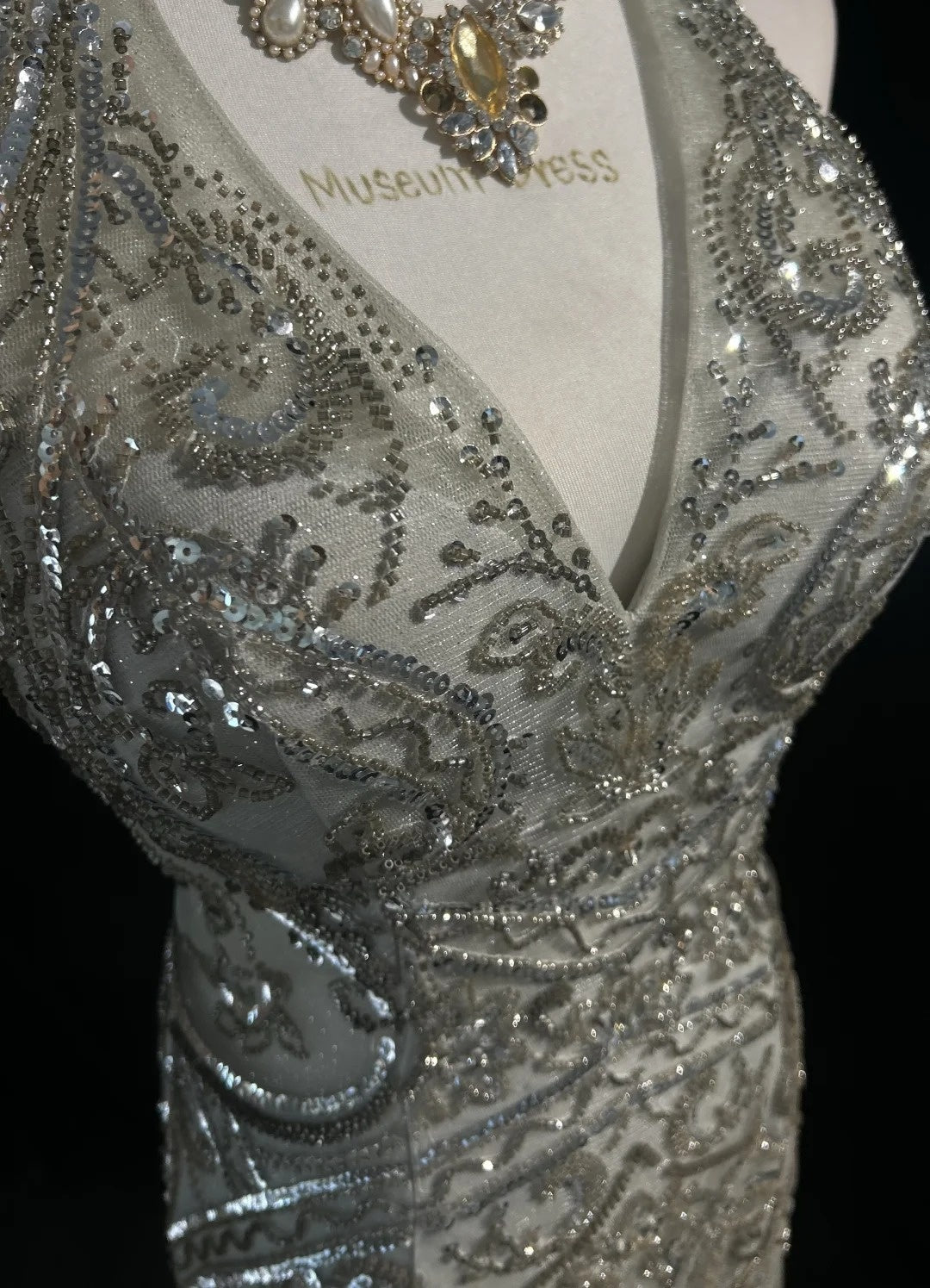 Vintage Abschlussballkleider Inspo Meerjungfrau Neckholder Silbergrau Pailletten 80er Jahre mit rückenfreien Ballkleidern N3369