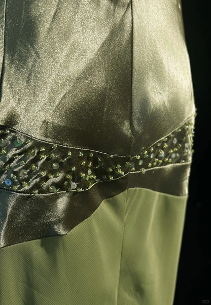 Robes de bal modestes Haut Bas Bretelles Fines Satin Vert Longues Tenues de Soirée N3472