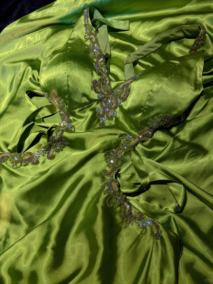 Bescheidene Ballkleider Meerjungfrau Neckholder Grün Rückenfrei Satin Ärmellos Lange Formelle Abendgarderobe N3634
