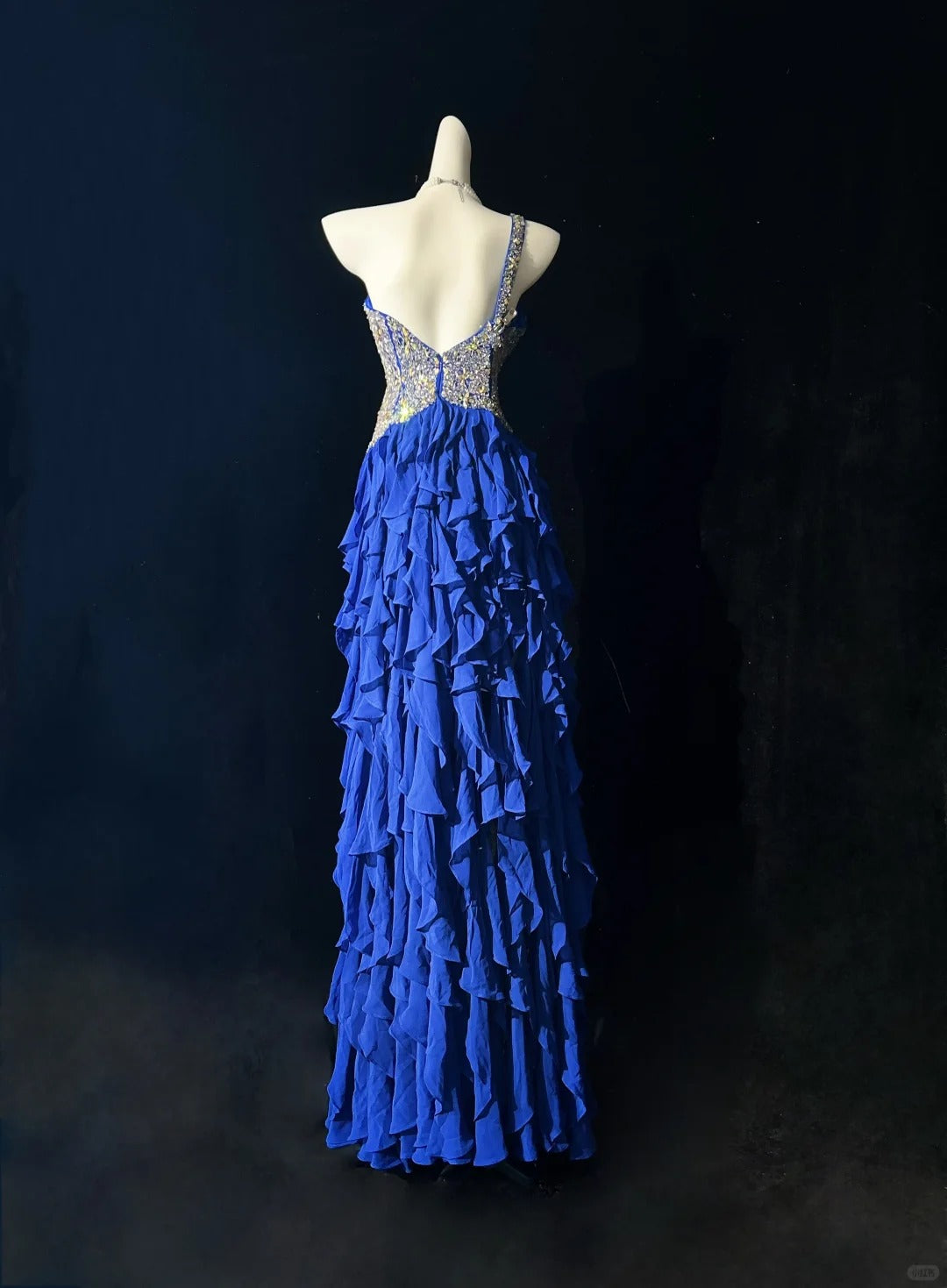 Vintage Ballkleider 1950er High Low One Shoulder Königsblau Chiffon mit gestuften Ärmellosen Abendkleidern RB4326