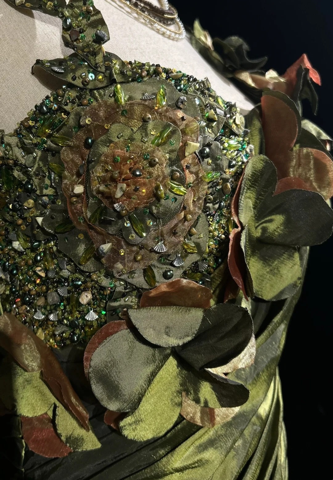 Robes de bal vintage sirène en satin vert olive avec perles robe de soirée longue années 90 N2591