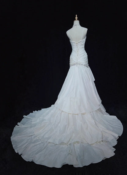 Robes de Mariée Uniques Sirène Bretelles Fines Plage Boho Satin Avec Couches Étages Robe de Mariée Longue Blanche N3612