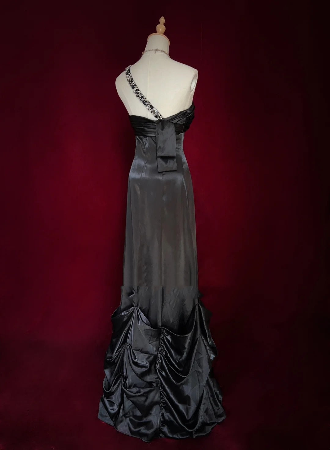 Bescheidene Ballkleider-Inspiration A-Linien-Kleid mit einer Schulter und Perlenstickerei für Damen, formelles Abendkleid N3280