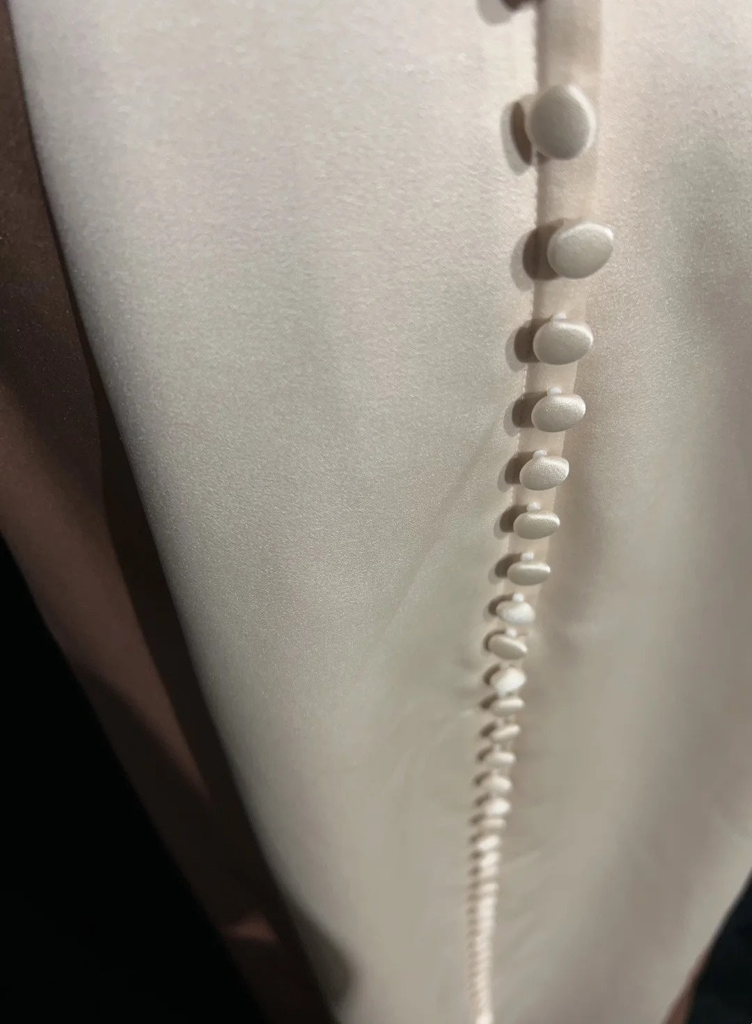 Élégante robe de soirée longue en satin champagne et ivoire, coupe trapèze, à fines bretelles, référence N2723