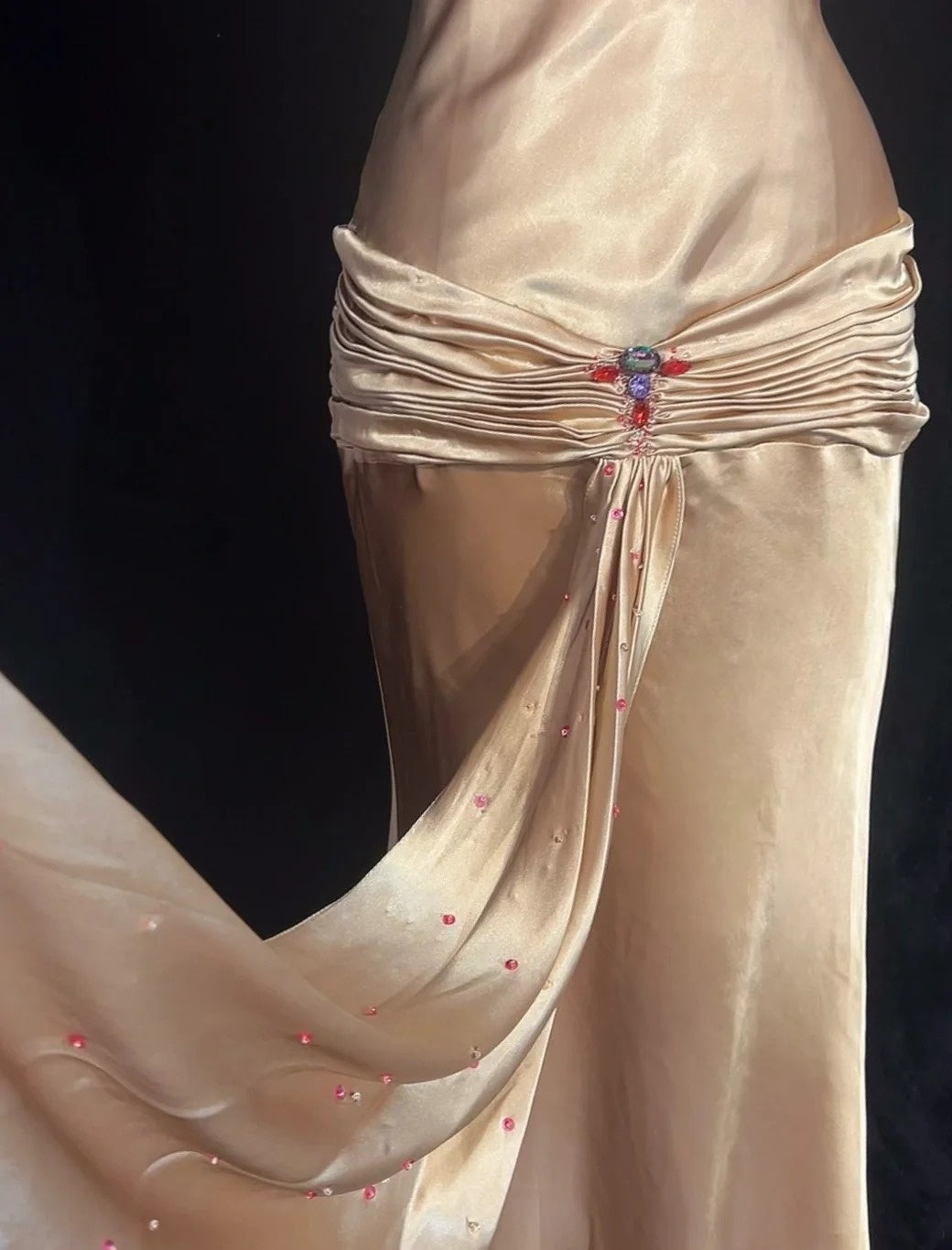 Charmante Abschlussballkleider Meerjungfrau Neckholder Gold mit Perlen Lange formelle Abendkleider N3693