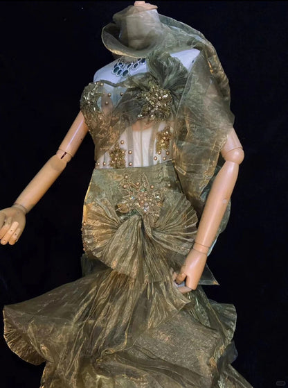 Robes de bal gothiques glamour Robes de soirée sirène sans bretelles en organza vert sans manches avec volants Robe de soirée semi-formelle N3795