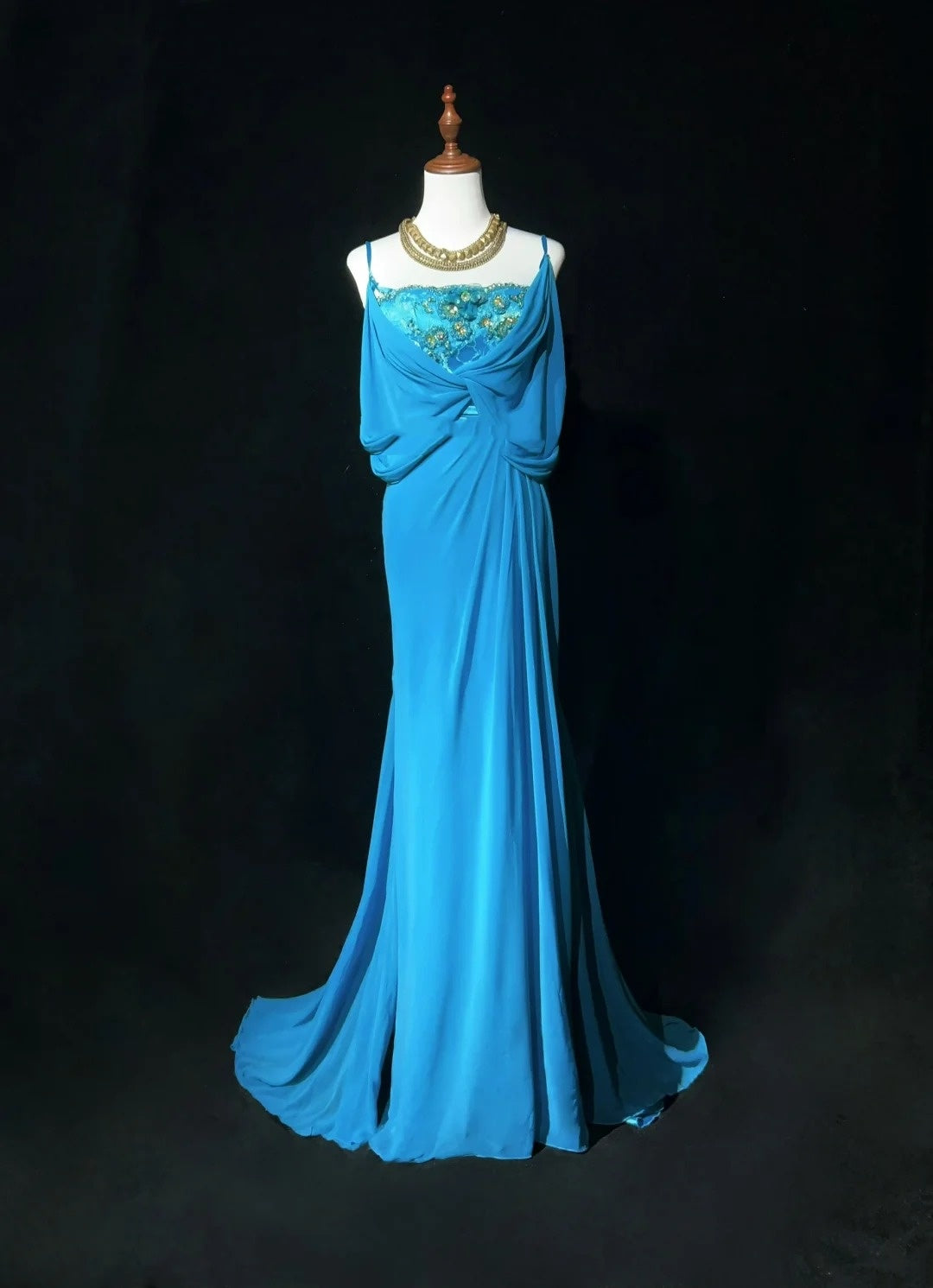 Gothic Glam Meerjungfrauen-Abschlussballkleider mit Spaghettiträgern, blauem Chiffon, ärmellos, mit Perlen, halb-formales Abendkleid N3819