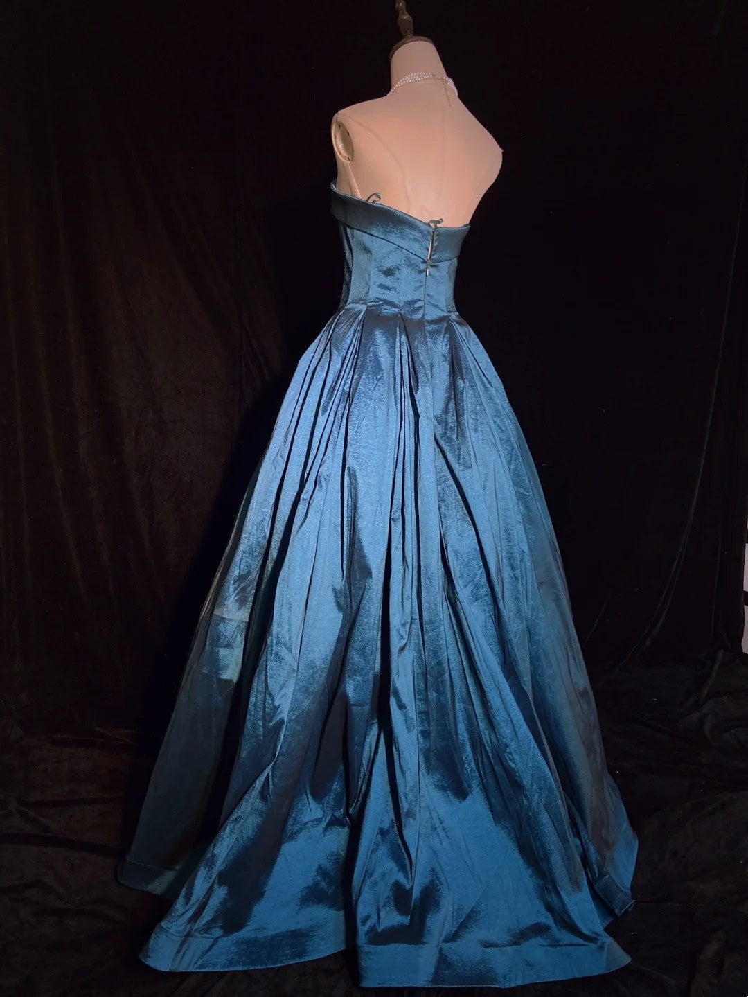 Magnifiques robes de bal de promo en satin bleu bustier avec volants longues tenues de soirée N3377