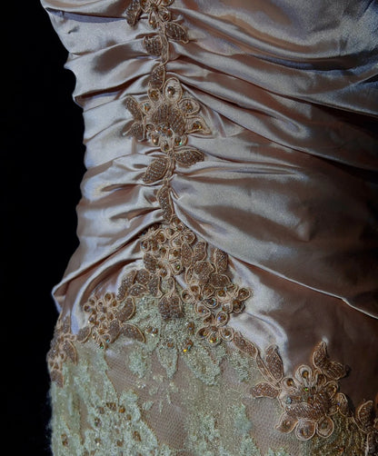 Glamour Meerjungfrau-Abendkleider Trägerlos Blush-Pink Satin Goldspitze mit Perlen Formal N3835