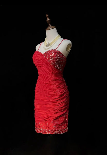 Jolies robes de bal moulantes courtes rouges à fines bretelles N2659