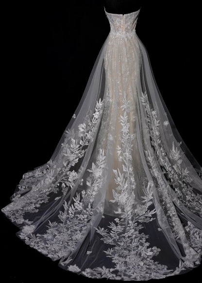Chic Long Wedding Dresses White Mermaid Strapless Lace Long Wedding Dress For Brides Fitted With Train Bridal Gowns AB2476