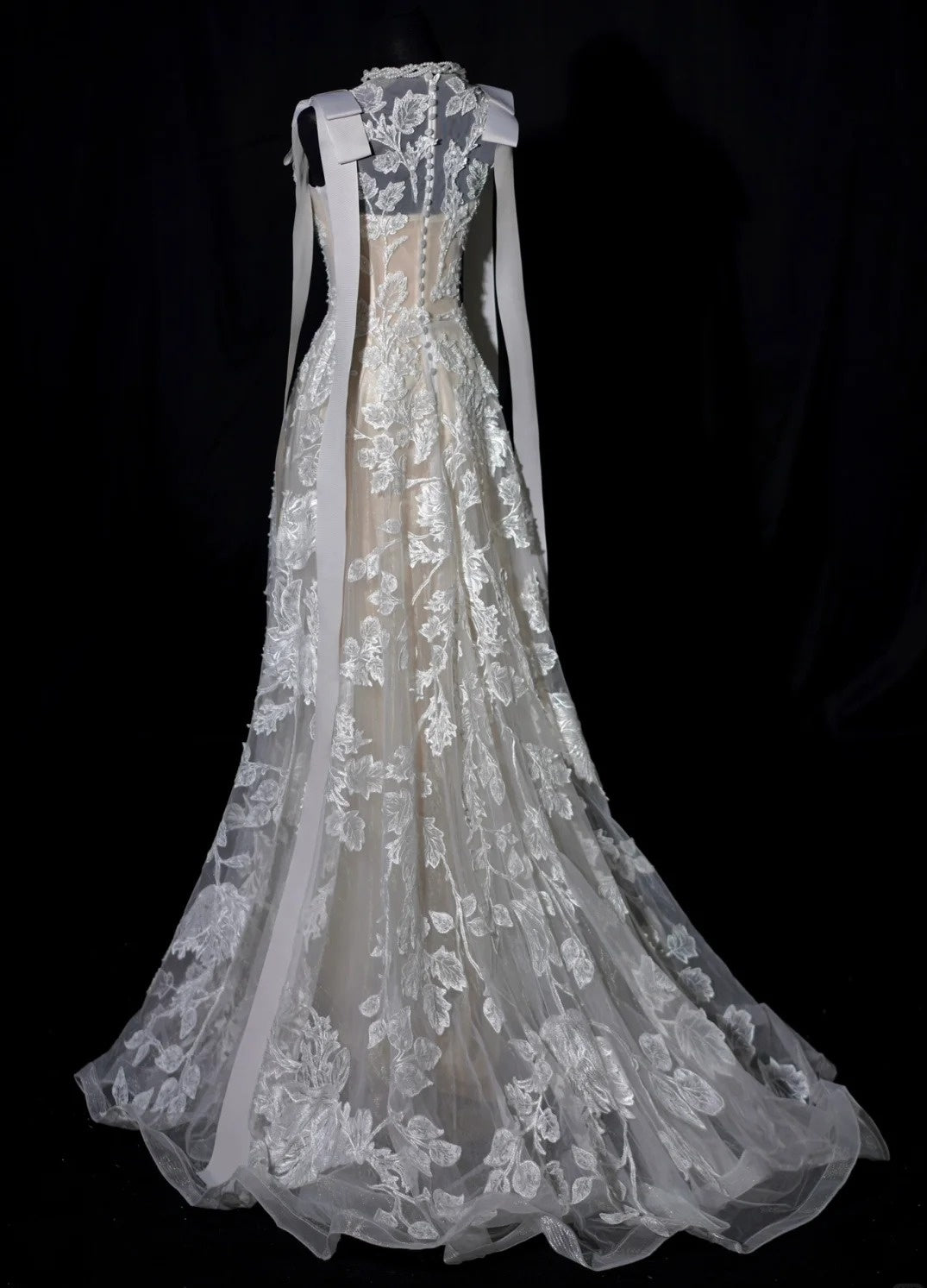 Robe de mariée luxueuse, coupe trapèze, col rond, dentelle, modèle AB2520
