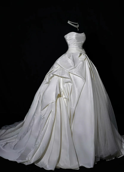 Robe de mariée luxueuse, robe de bal bustier ivoire sans manches, robe de mariée cintrée AB2522