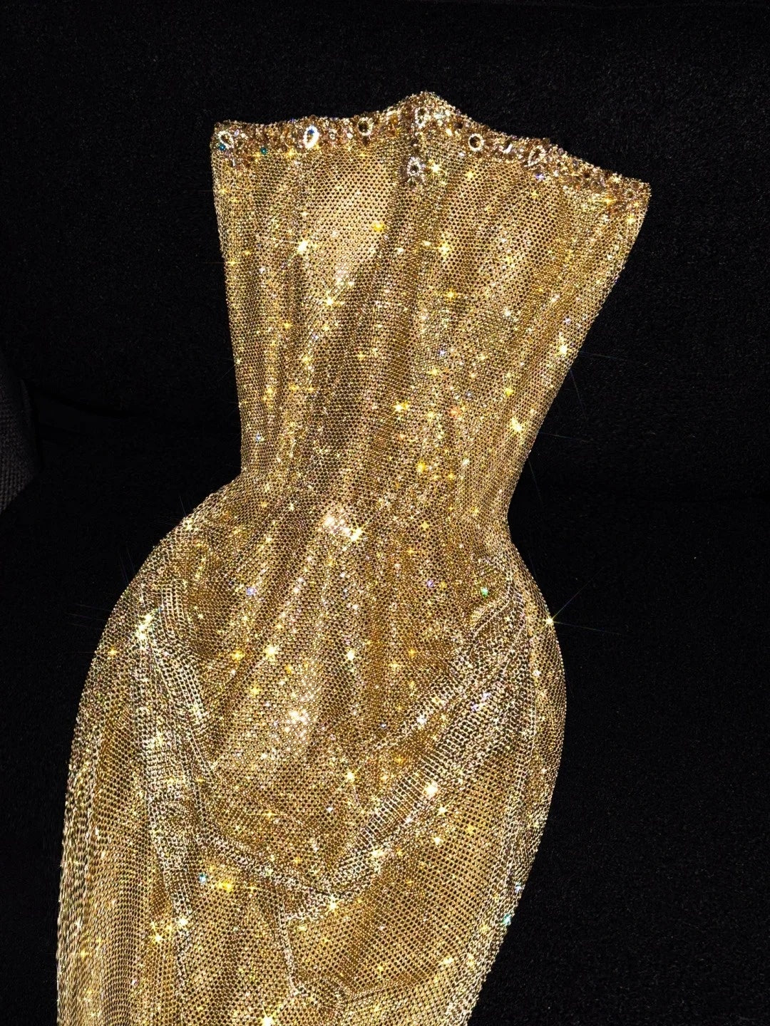 Robe de soirée longue sirène sans bretelles à paillettes dorées, ornée de sequins, idéale pour un 18e anniversaire ou un bal de promo (N732)