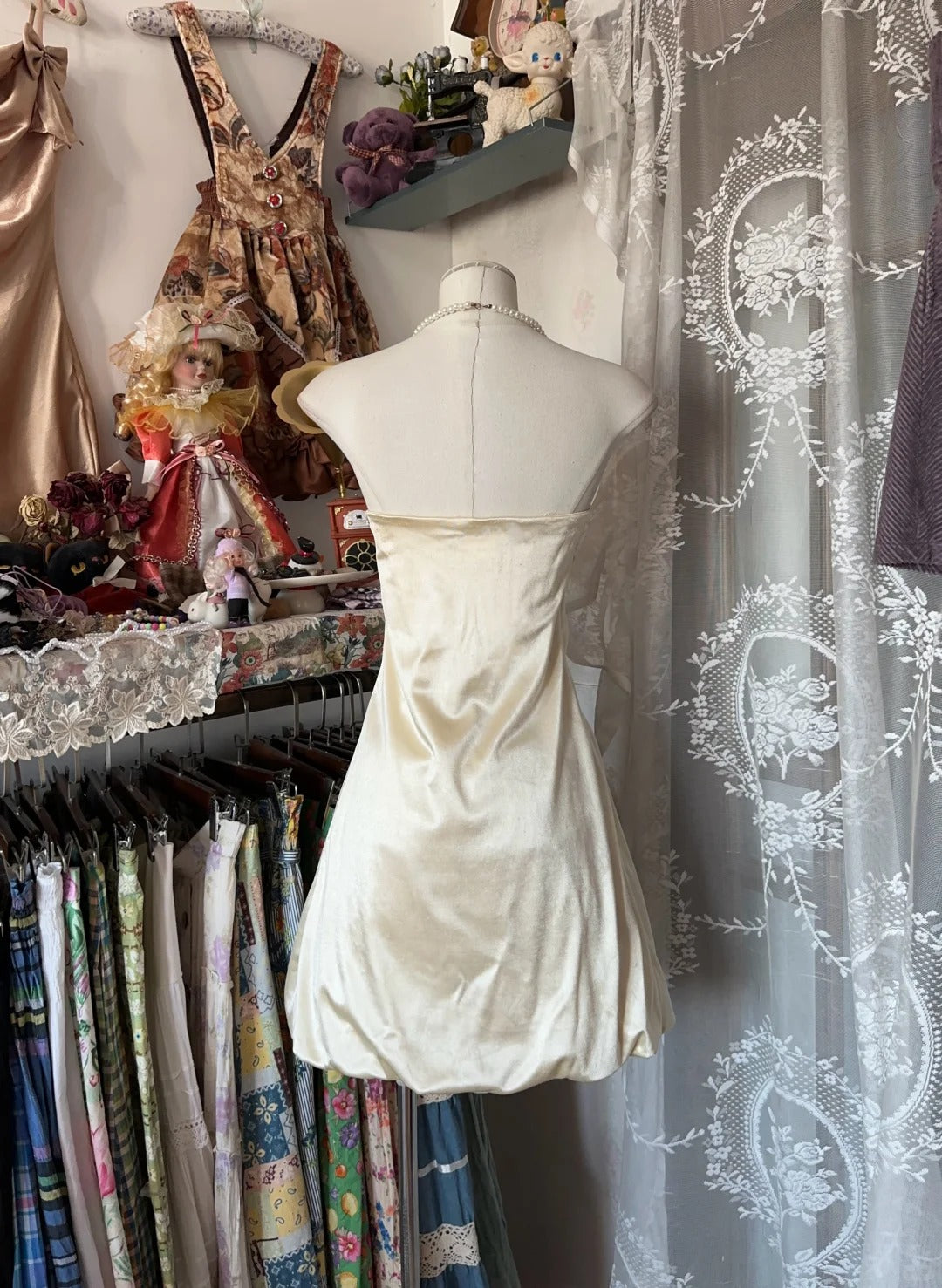 Robe de bal de fin d'année/anniversaire courte en satin champagne, coupe trapèze simple, bustier cœur, Ref. N3718