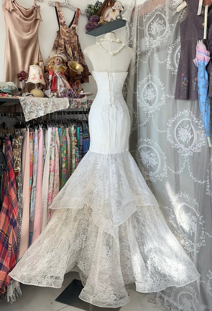 Robe de soirée longue blanche en dentelle, décolleté cœur, style sirène rétro années 1950, idéale pour un bal de promo ou un anniversaire de 18 ans (N742)
