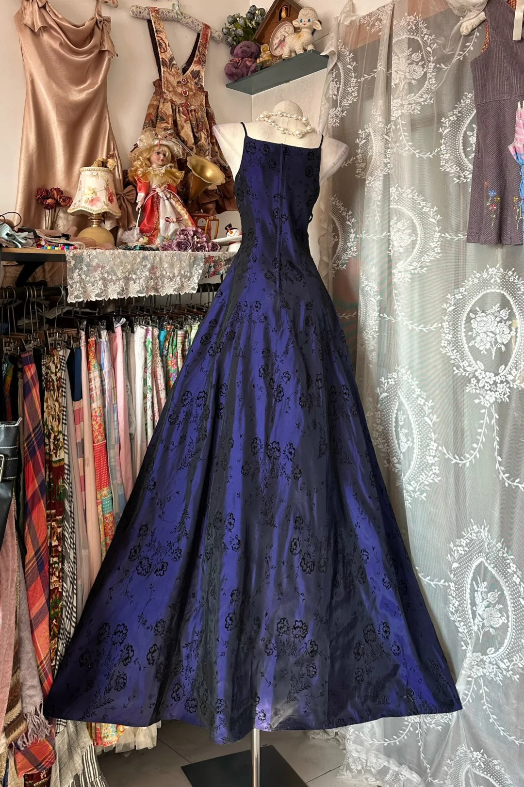 Robes de Bal Élégantes Robe de Soirée Longue Bleu Marine à Bretelles Fines Tenues de Soirée Formelles N3728