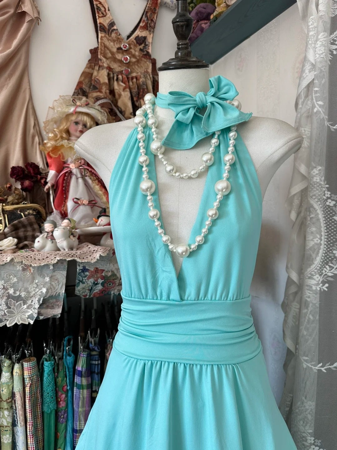 Robe de bal courte vintage asymétrique en mousseline bleue à col halter, idéale pour un anniversaire ou une soirée de retrouvailles (N1341)