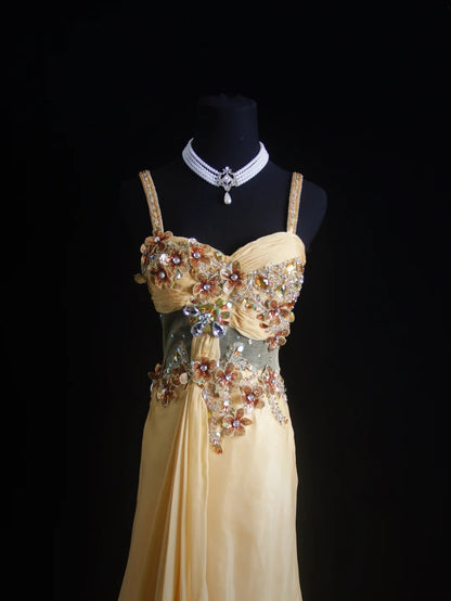 Robe de bal longue rétro années 90 en mousseline jaune à fines bretelles et coupe trapèze - Inspiration pour une tenue de 18 ans - Robe de soirée N494