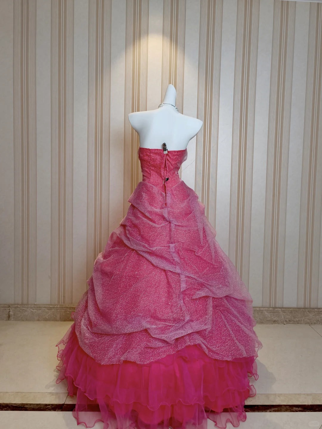 Robe de bal bustier en tulle rose à plusieurs niveaux pour Quinceanera ou 16e anniversaire, longue robe de fête 15 Vestidos De Fiesta N4211