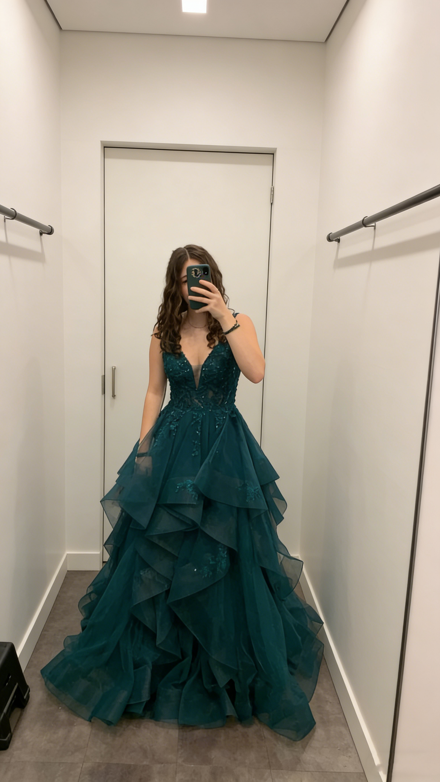 Elegantes Ballkleid mit V-Ausschnitt, dunkelgrünem Tüll und Applikationen, Abiballkleid, Partykleid, langes Abendkleid AB2153