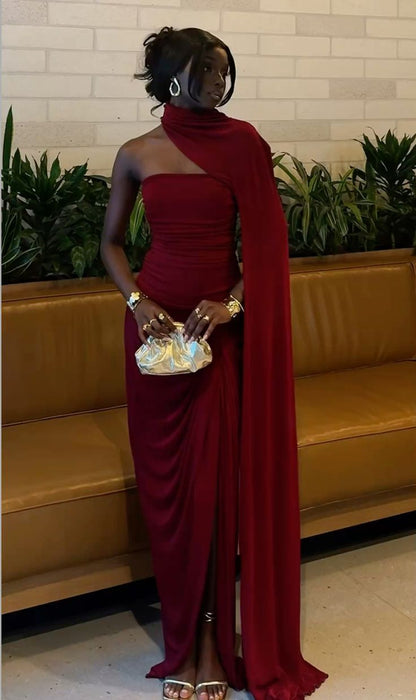 Robe longue maxi bordeaux élégante et raffinée en mousseline avec fente, idéale pour les soirées d'anniversaire (AB2308)