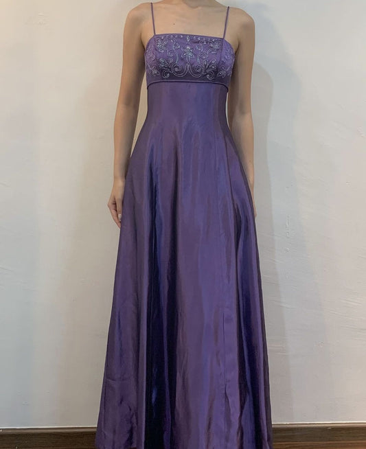 Vintage A-Linien-Spaghetti-Träger-Kleid in Traubenfarbe mit Perlenstickerei Ärmellos Langes formales Abendkleid Ballkleid N2555