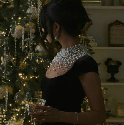 Schwarzes Samt-Abendkleid mit Perlenverzierungen, Partykleid, Geburtstagskleid, Ballkleid AB1634