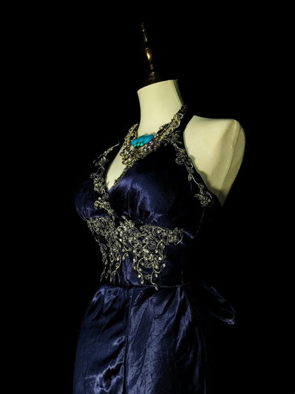 Robe de bal d'été vintage bleu marine à col halter sirène ornée de perles et d'une longue cravate noire, idéale pour les soirées formelles de printemps (N1421)