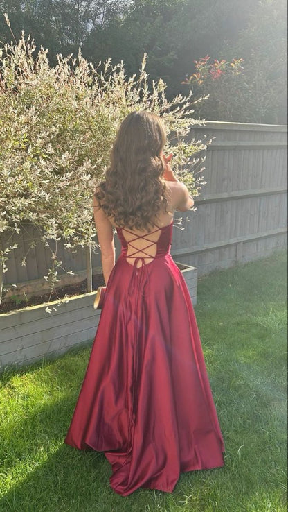 Robe de bal longue en satin bordeaux, coupe trapèze simple, fente haute - Inspiration robe de soirée AB704