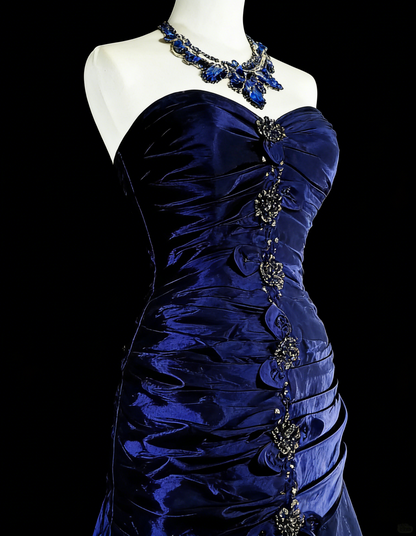Robe de bal longue vintage années 1760, style sirène, décolleté cœur, bleu royal, plissée en satin, N1605