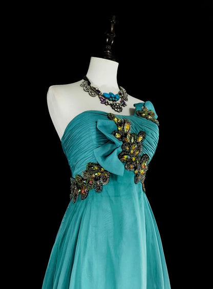 Robe de bal vintage, esthétique années 50, rétro chic, bleu ombré, coupe trapèze, longue, ornée de perles, N2006