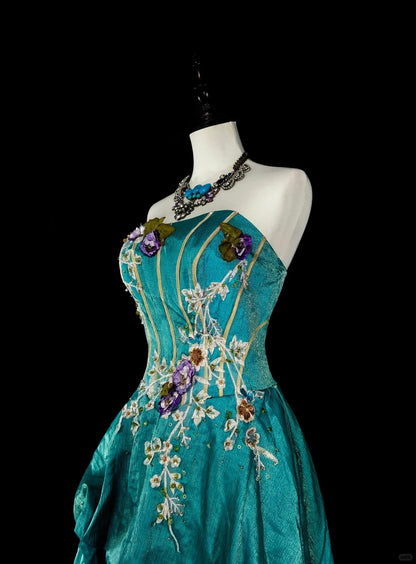 Robe de bal longue vintage années 70, coupe trapèze, sans bretelles, en satin bleu orné d'appliqués, idéale pour les soirées et les fêtes (N1830)