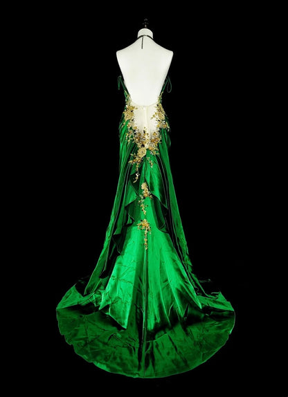 Robe longue vintage sirène à fines bretelles en satin vert dos nu, idéale pour une soirée de 18 ans ou un bal de promo (N1750)