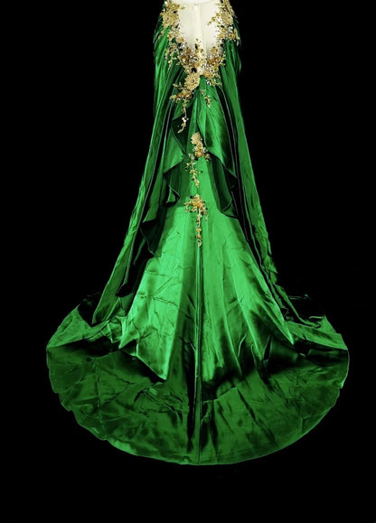 Robe longue vintage sirène à fines bretelles en satin vert dos nu, idéale pour une soirée de 18 ans ou un bal de promo (N1750)