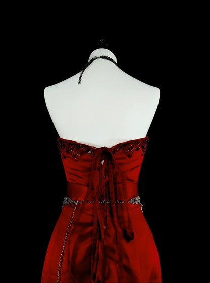 Vintage Abschlussballkleider Meerjungfrau Rot Trägerlos mit Perlenstickerei 1970er Lang Abendkleid N2699