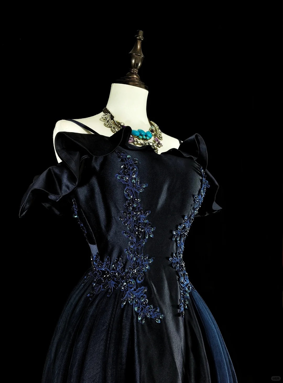 Vintage Abschlussballkleider A-Linie Spaghettiträger Off-Shoulder Marineblau Tüll mit Applikationen 80er Jahre Langes Festkleid N2722