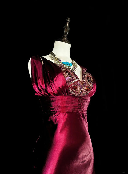 Robe de bal longue vintage sirène col V en satin bordeaux foncé ornée de perles, N1829