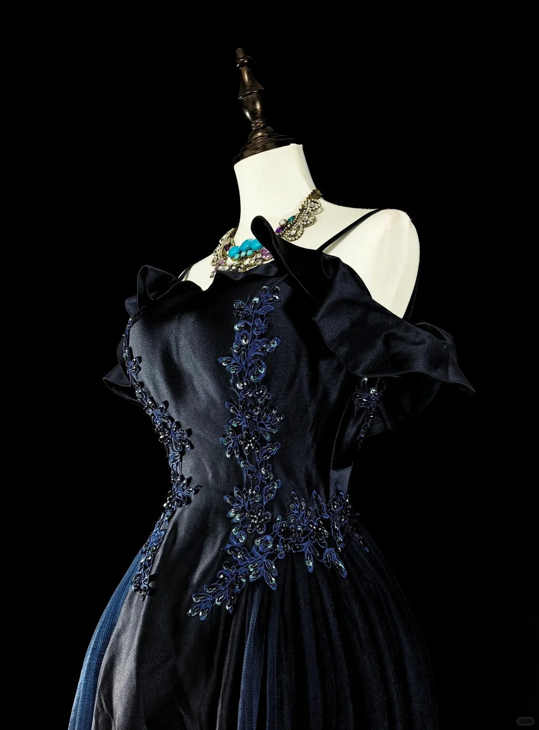 Vintage Abschlussballkleider A-Linie Spaghettiträger Off-Shoulder Marineblau Tüll mit Applikationen 80er Jahre Langes Festkleid N2722
