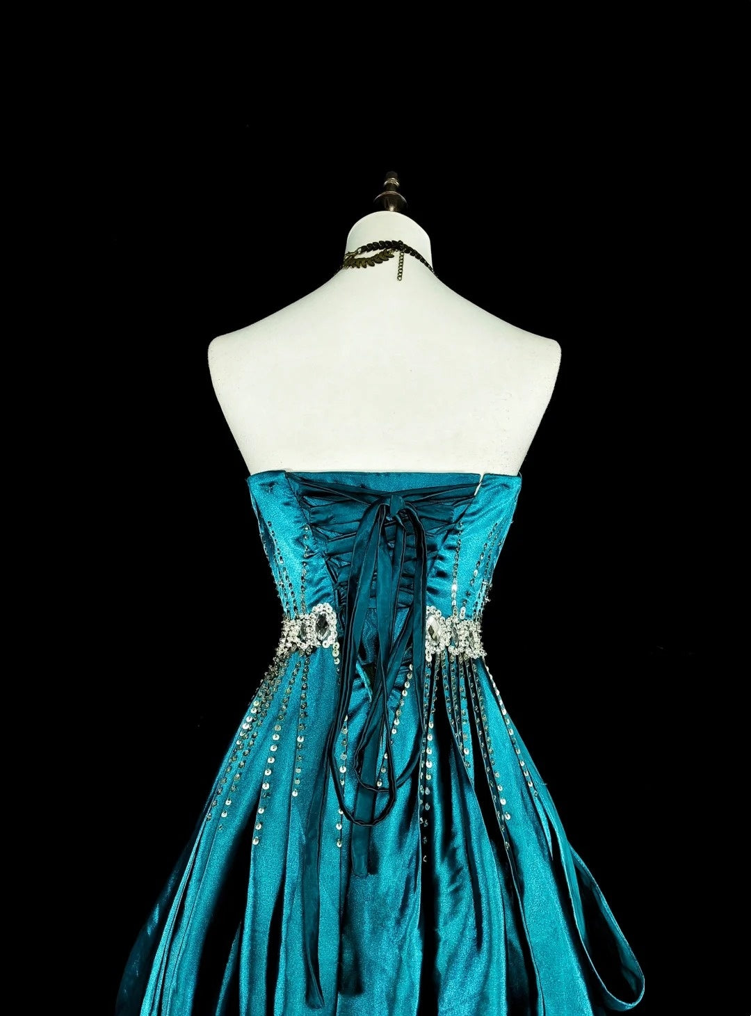 Vintage-Abendkleider im Stil der 1950er Jahre, Retro-A-Linie, trägerlos, lang, aus Satin mit Perlenstickerei N2008