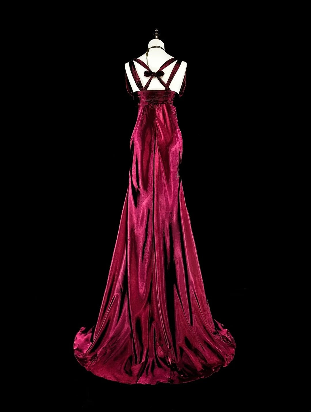 Robe de bal longue vintage sirène col V en satin bordeaux foncé ornée de perles, N1829