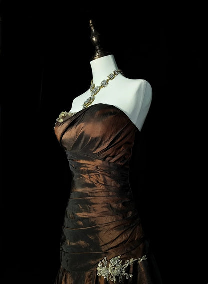 Robe de bal longue marron style sirène vintage années 80, sans manches, décolleté cœur, référence N1430