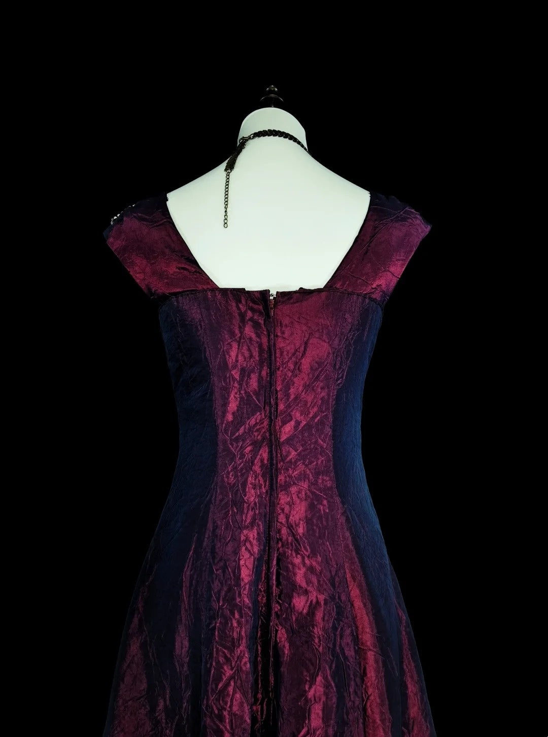 Vintage Ballkleider A-Linie, eckiger Ausschnitt, Lila mit Perlenstickerei, 1970er Jahre, langes Abendkleid N2700