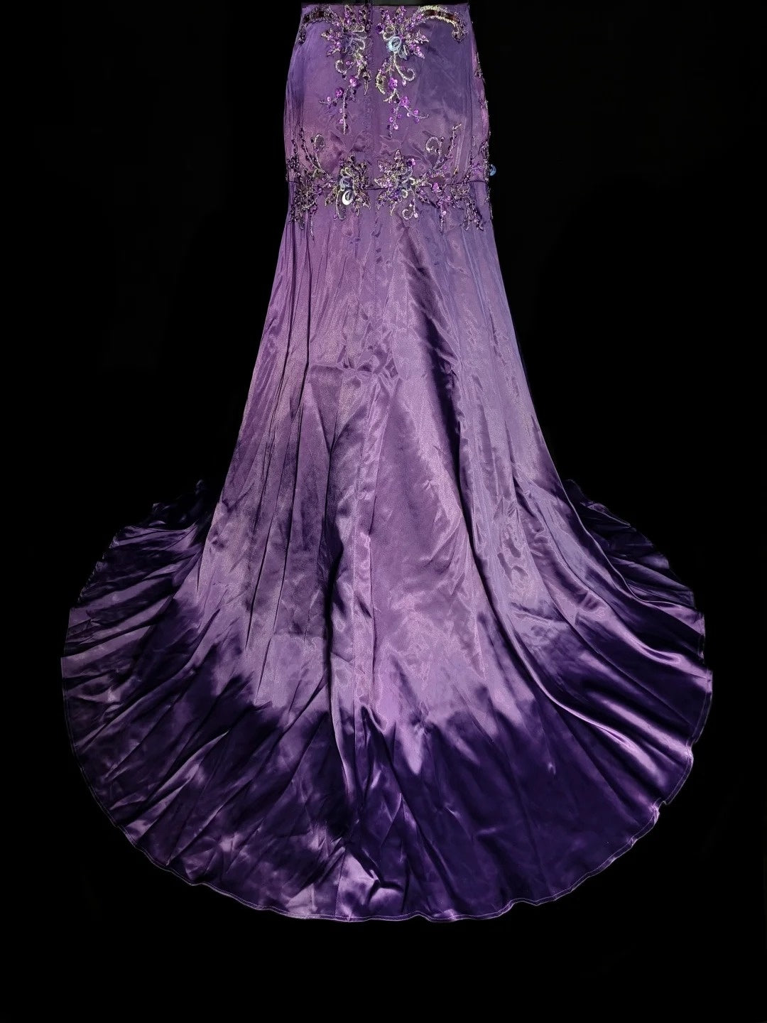 Robe de bal longue sans manches en satin couleur raisin, coupe trapèze, style années 70/80, style années 80, référence N1434